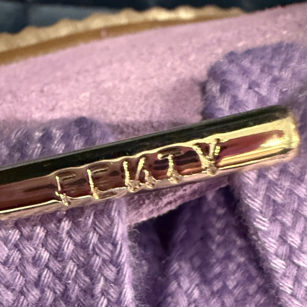 Fenty Beauty Soft Pink Suede Detail - Picture 3 of 11